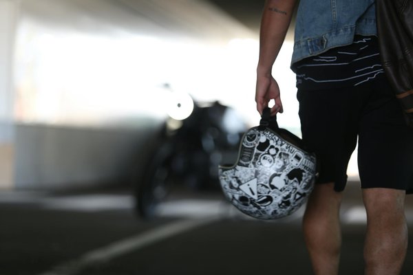 Quels sont les meilleurs pneus pour une Yamaha FJR1300 en usage mixte route/autoroute ?